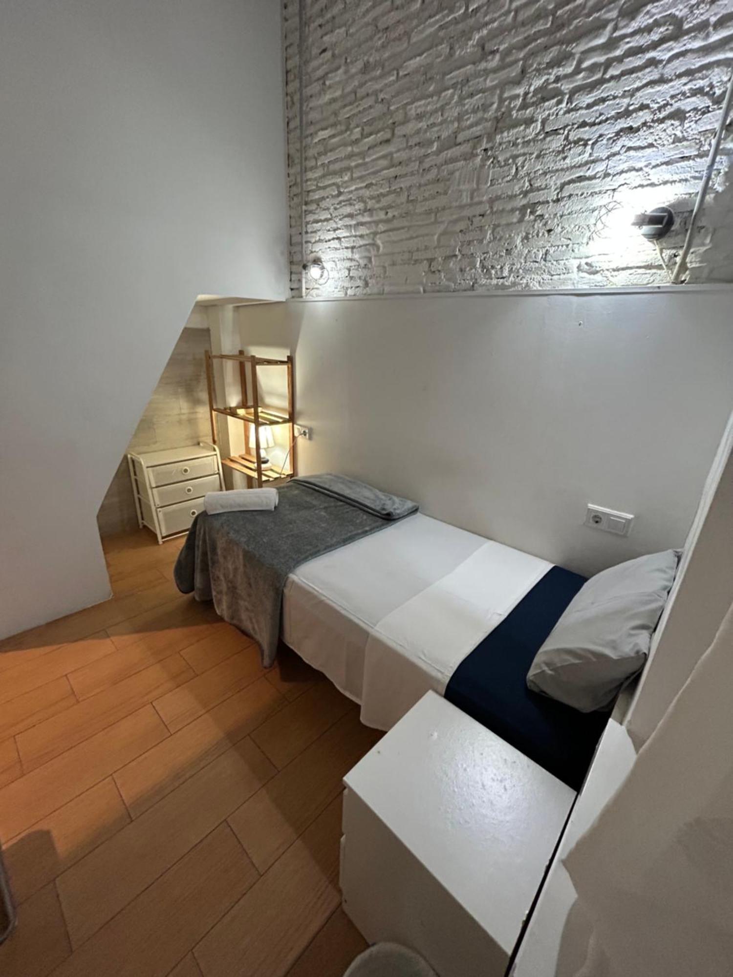 Airbhouse Private Rooms & Apartments Sevilla Dış mekan fotoğraf